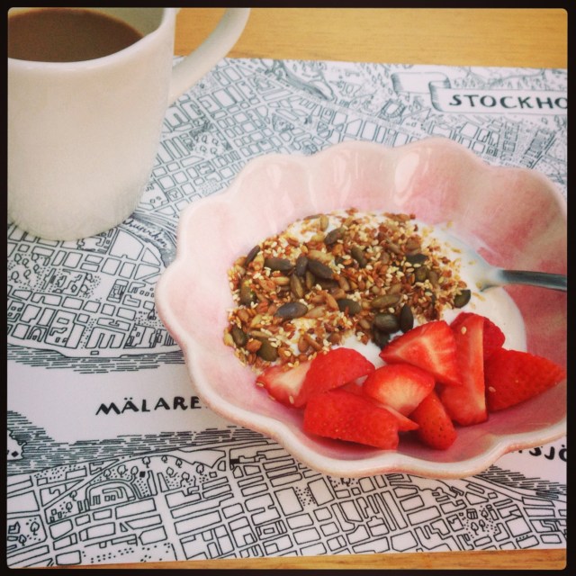 After all the yummy but not necessarily healthy food I've been indulging in over the last two weeks it was nice to start the day with a healthy breakfast of low carb muesli (recipe here), yoghurt and fresh strawberries