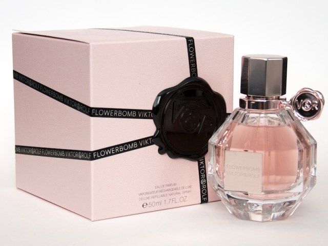 Viktor-Rolf-Flowerbomb-Eau-de-Parfum-007
