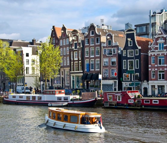 amsterdam-barcos01-830x474_830x474